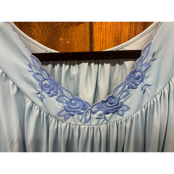 Ladies XL Blue Embroidered Nightgown By NOLB - Picture 3 of 3
